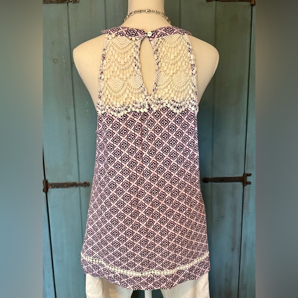 Skies are Blue Tunic - Picture 2 of 6